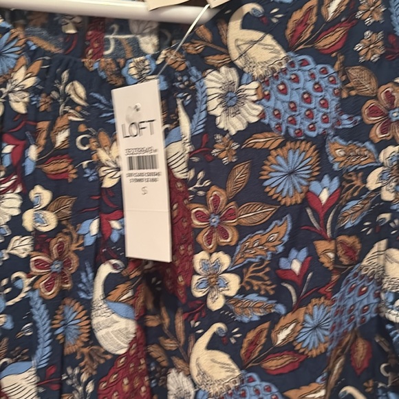 Loft Dressy Flutter Sleeve Top Size Small NWT - Picture 2 of 3